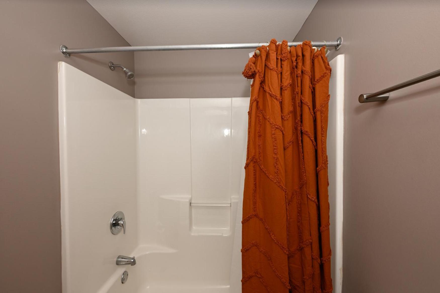 2 Bath Prkg+Gym+Sauna Perk Plaza +30 Day Cleveland Kültér fotó