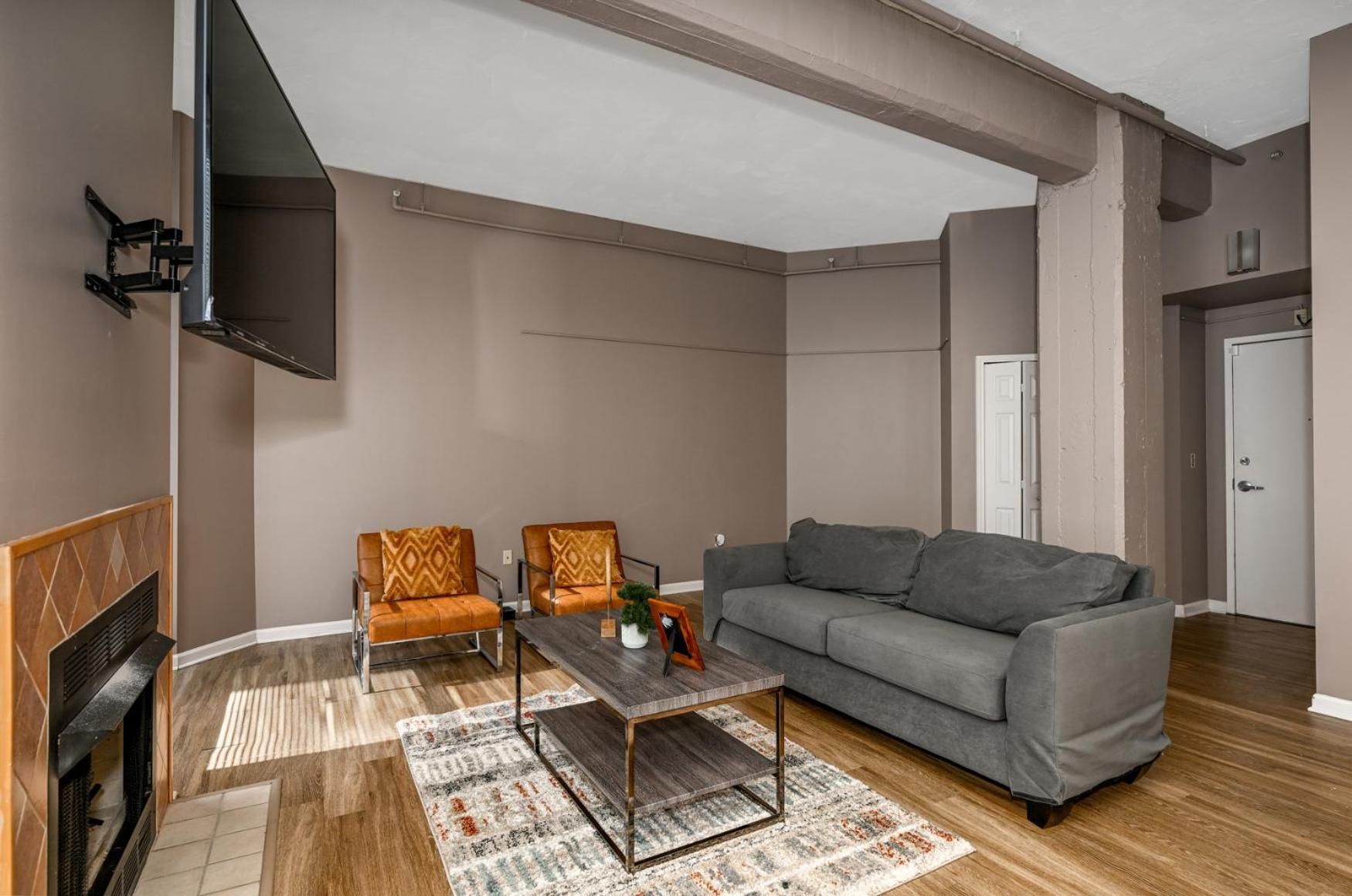 2 Bath Prkg+Gym+Sauna Perk Plaza +30 Day Cleveland Kültér fotó