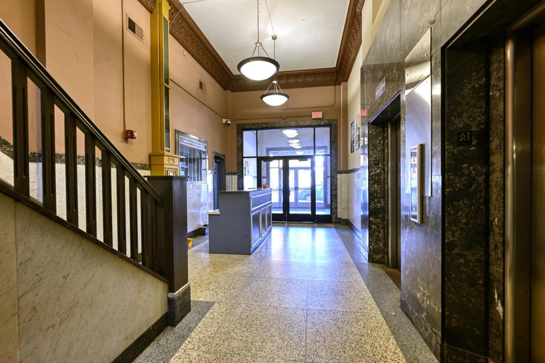 2 Bath Prkg+Gym+Sauna Perk Plaza +30 Day Cleveland Kültér fotó