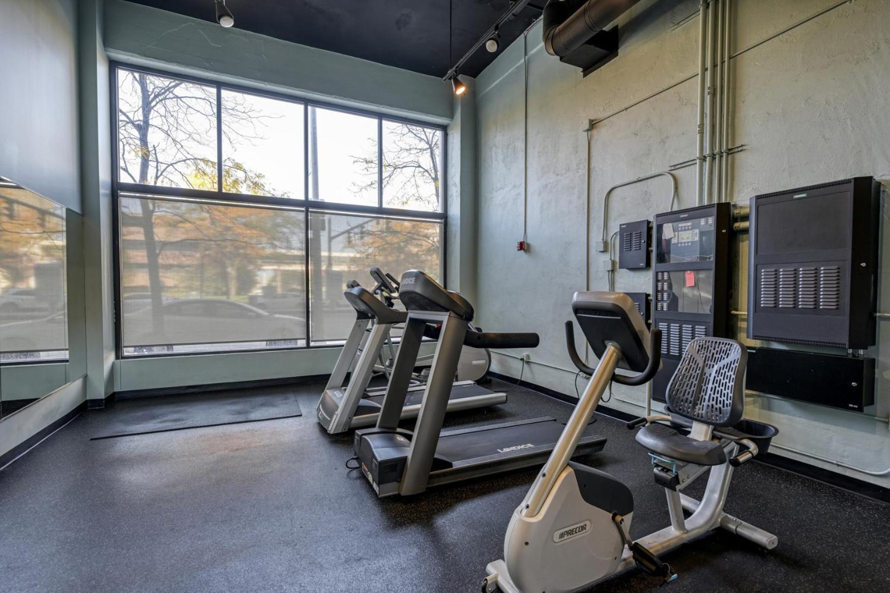 2 Bath Prkg+Gym+Sauna Perk Plaza +30 Day Cleveland Kültér fotó